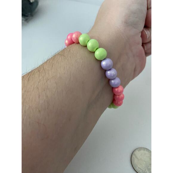 Colorful Acrylic bead bracelet - Picture 2 of 4